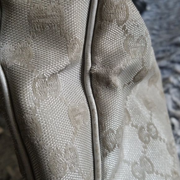 Authentic Gucci - Picture 2 of 4